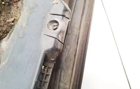 Nissan Leaf I (ZE0) Windshield washer spray nozzle 