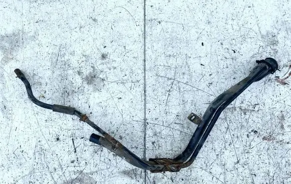Fuel tank filler neck pipe