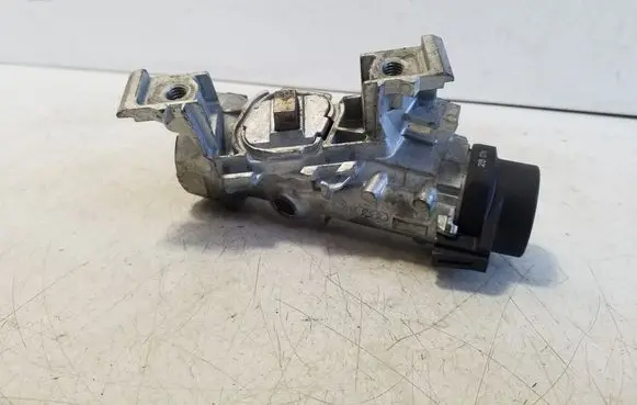 Volkswagen Golf V Ignition lock 1K0905851B 1K0905865
