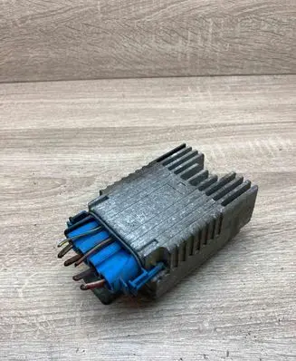 Mercedes-Benz A W168 Coolant fan relay A0235456832
