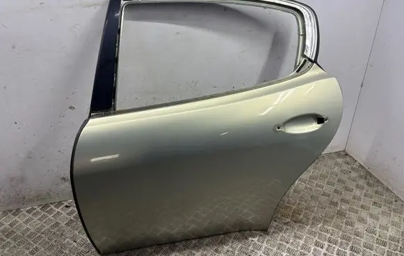 Maserati Quattroporte Rear door