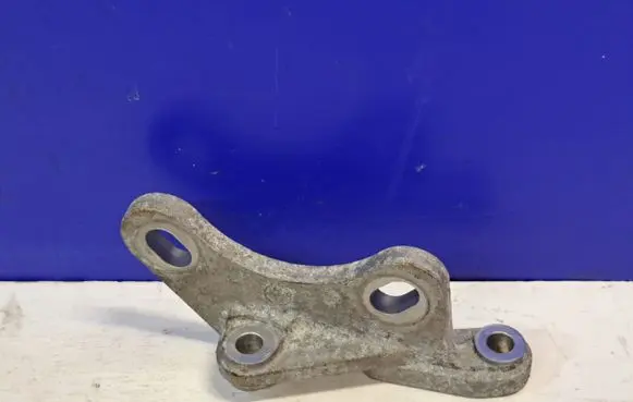 Volvo XC90 Rear differential/diff mount bracket 31492927