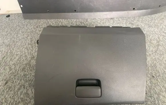 Mercedes-Benz CLA C117 X117 W117 Glove box