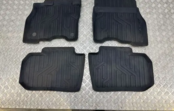 Nissan Leaf II (ZE1) Car floor mat set KE7485S001