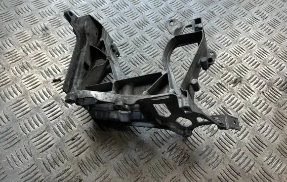 Mercedes-Benz C W205 Headlight/headlamp mounting bracket A2056221600