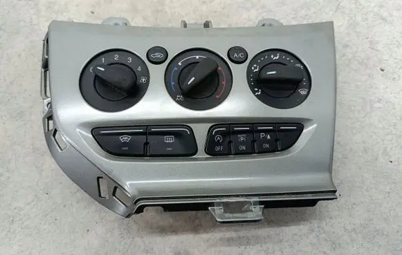 Ford Focus Climate control/heater control trim CJ5T-19980-AK
