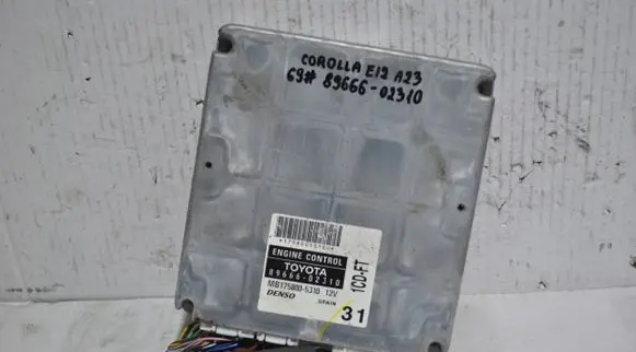 Toyota Corolla E120 E130 Engine control unit/module 8966602310