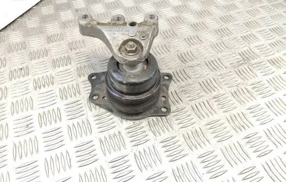 Volkswagen Polo V 6R Engine mount bracket 6Q0199185AA