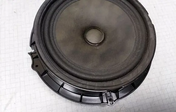 KIA Ceed Subwoofer speaker 963301H000