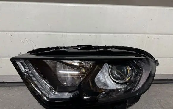 Ford Ecosport Headlight/headlamp GN1513D155HE 27112023