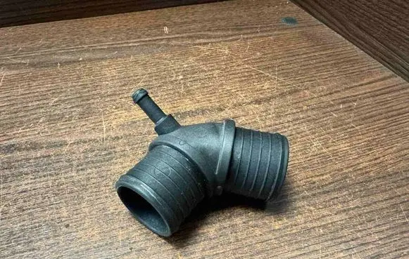 Iveco Daily 3rd gen Engine coolant pipe/hose 5801299399