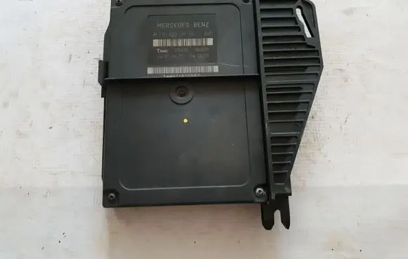 Mercedes-Benz E W210 Engine control unit/module A2108203826 2108203826