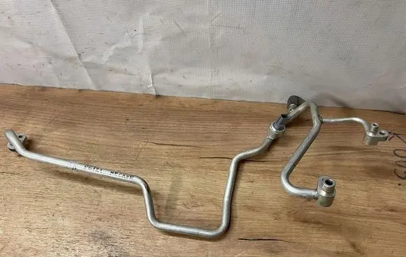 Renault Megane E-Tech Air conditioning (A/C) pipe/hose 924102218R