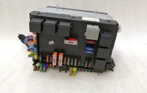 Mercedes-Benz S W221 Fuse module A2219003001