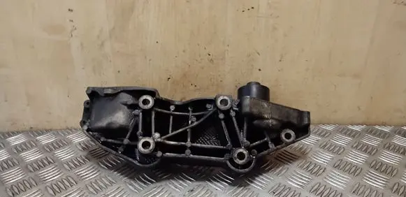 Nissan X-Trail T31 Generator/alternator bracket 