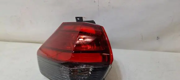 Nissan X-Trail T32 Rear/tail lights 220-23746