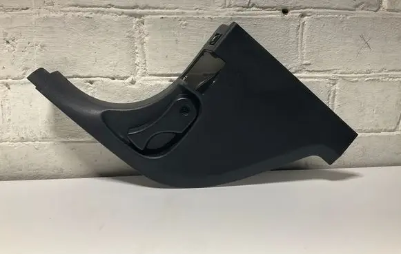 Foot area side trim