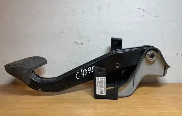 Mercedes-Benz E W212 Brake pedal A2042902001 C4398