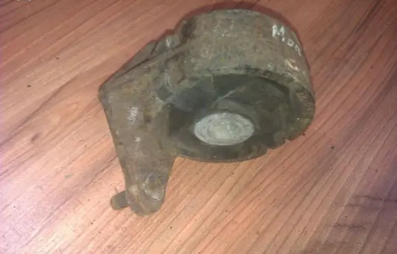 Ford Mondeo MK II Engine mount bracket 97bb6p081ea