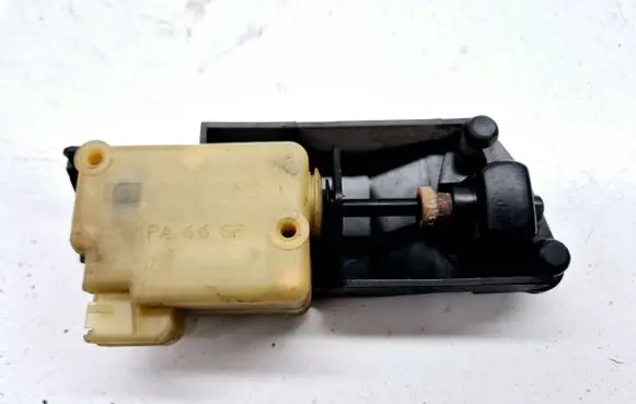 Volvo XC70 Fuel tank cap lock motor 9483311