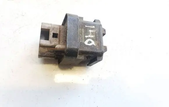 Toyota Avensis T220 Glow plug pre-heat relay 2860164170 28601-64170