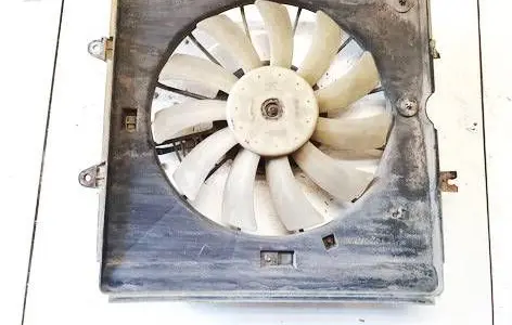 Honda FR-V Radiator cooling fan shroud