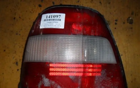 Nissan Sunny Rear/tail lights