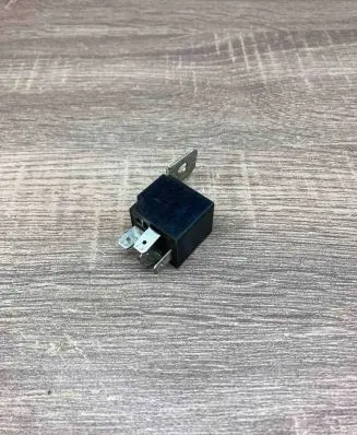 Audi A6 S6 C4 4A Other relay ACB12401 CB1FM12VH16 31220