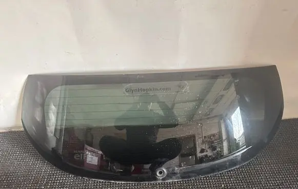 Renault Captur Rear windscreen/windshield window 