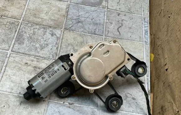 Ford Fiesta Rear window wiper motor 2S61A17K441 404736B