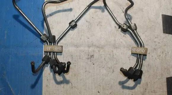 Volvo XC90 Fuel distributor 