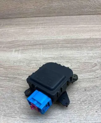 Audi A4 S4 B5 8D Air flap motor/actuator 8D1820511B 132801149