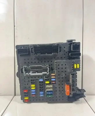 Volvo V70 Fuse module 30728512