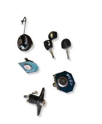 Suzuki Ignis Front door lock (next to the handle) 