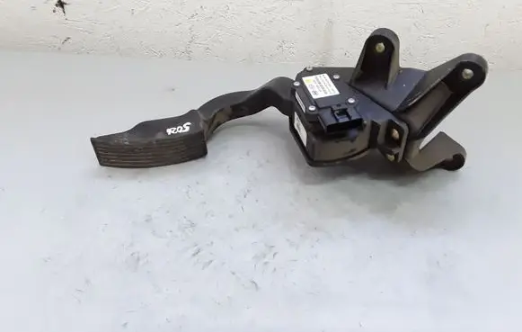 Hyundai Sonata Accelerator throttle pedal 327263L200 BBT0525A3L000