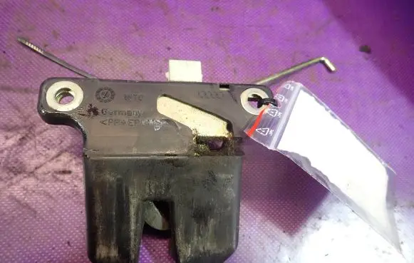 Audi A4 S4 B5 8D Tailgate/trunk/boot lock/catch/latch