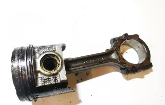 Nissan Almera Tino Piston with connecting rod