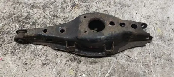 Rear control arm