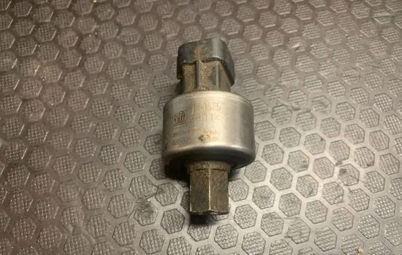Opel Vectra B Air conditioning (A/C) pressure sensor 280447 48537