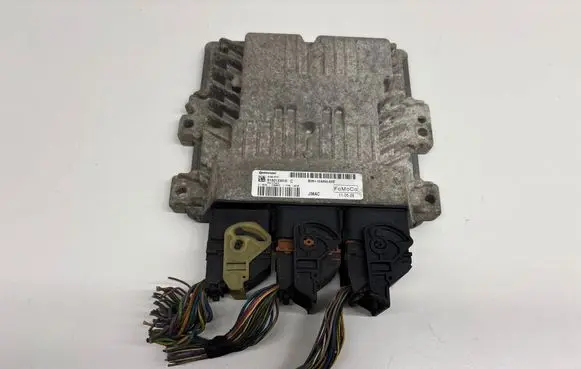 Ford Focus Engine control unit/module S180133010C BV6112A650AXE J38AC