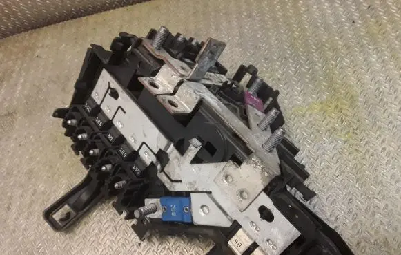 Mercedes-Benz C W205 Fuse box set 2055402350 A2055402350