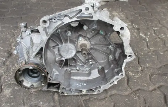 Volkswagen Golf V Manual 5 speed gearbox FVH BSE