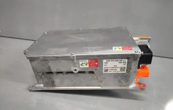 Volkswagen PASSAT B8 Battery charger (optional) 5QE915682AR