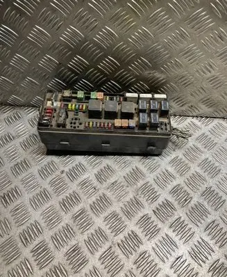 Chrysler 300 - 300C Fuse module P05087405AF 16238W