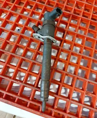 Volvo S80 Fuel injector 30777526 0445110016