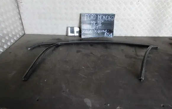 Ford Mondeo MK IV Rubber seal loading door 