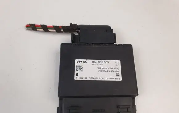 Audi A5 Sportback 8TA Voltage converter/converter module 8K0959663