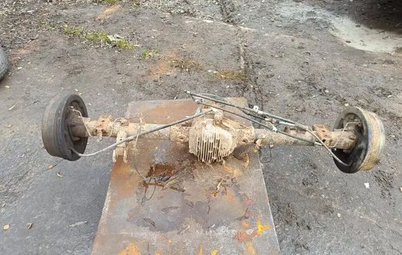 Nissan Navara D40 Rear axle beam with reductor 