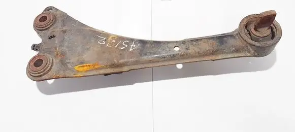 Toyota Avensis T270 Rear upper control arm/wishbone