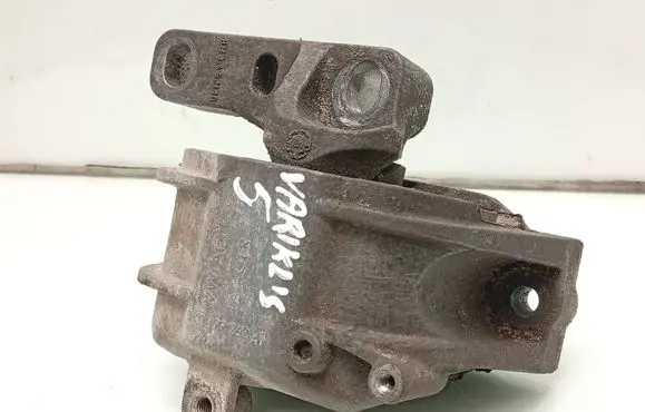 Engine mount bracket